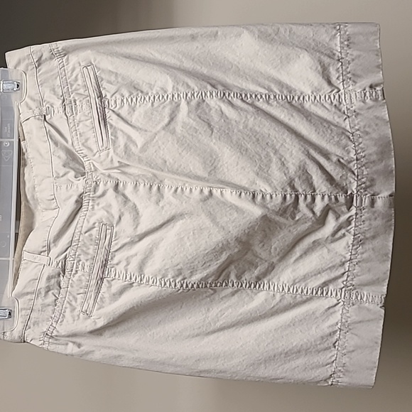 Ann Taylor LOFT Cargo Skirt. Size 0 - Picture 2 of 7
